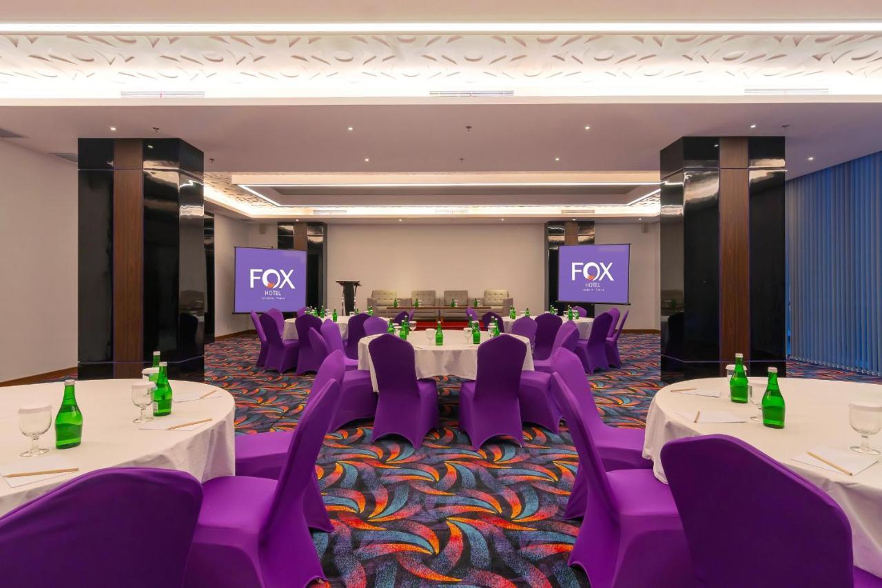 Fox Hotel Jayapura Exteriör bild