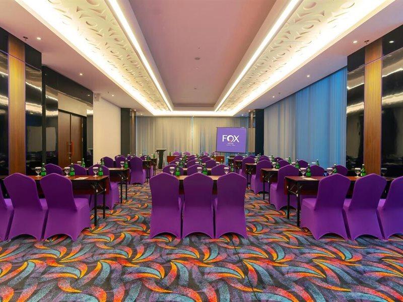 Fox Hotel Jayapura Exteriör bild