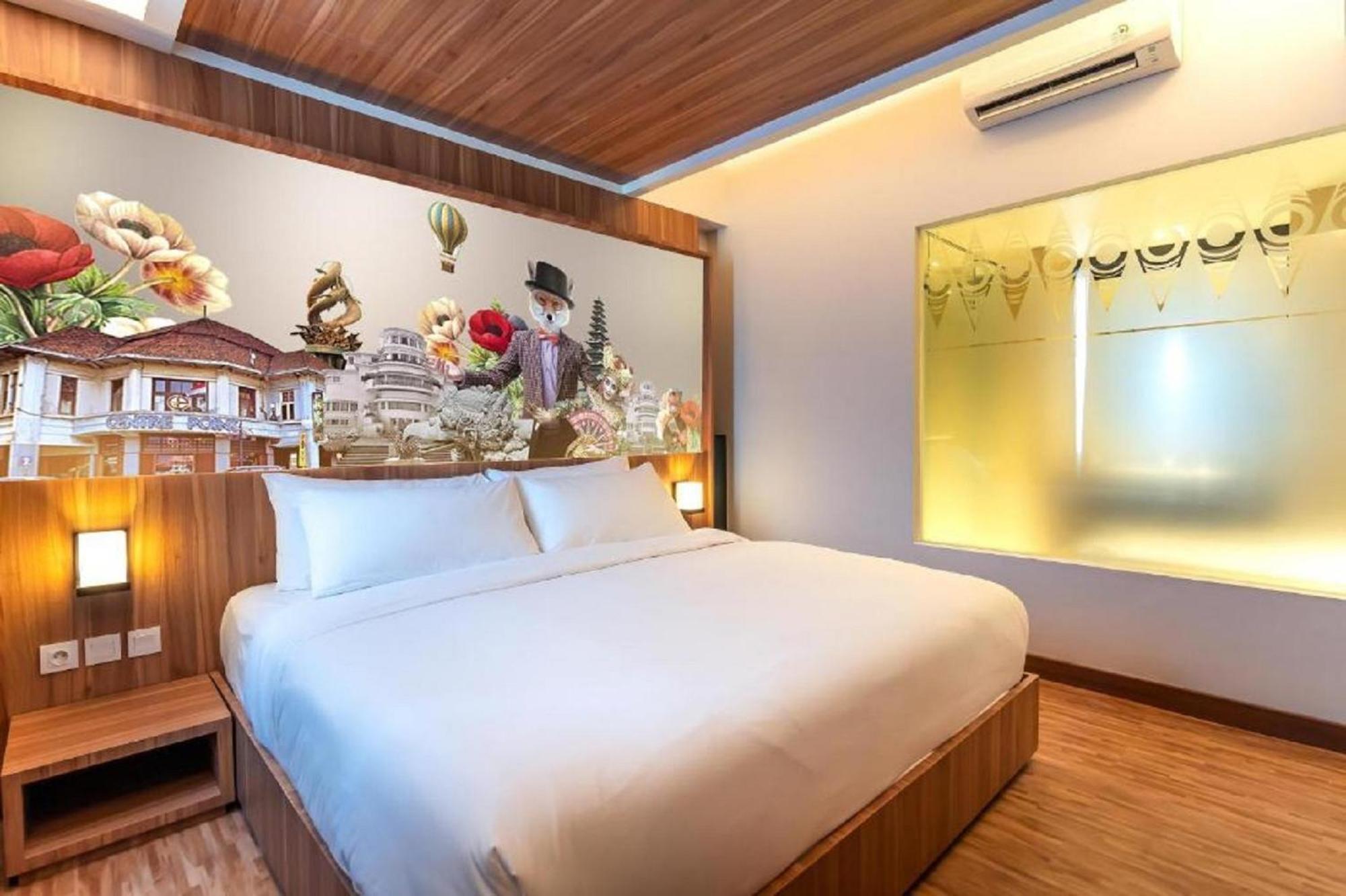 Fox Hotel Jayapura Exteriör bild