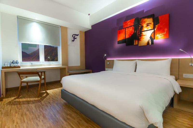 Fox Hotel Jayapura Exteriör bild
