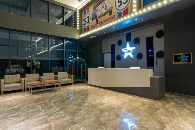 Fox Hotel Jayapura Exteriör bild